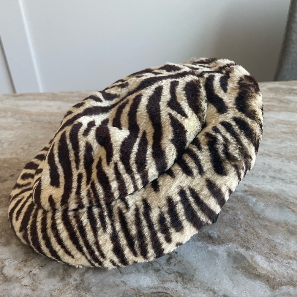 Zebra Print Beret - Picture 2 of 6